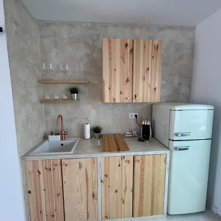 Kira Apartament