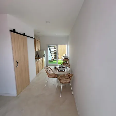 Kira Apartment *